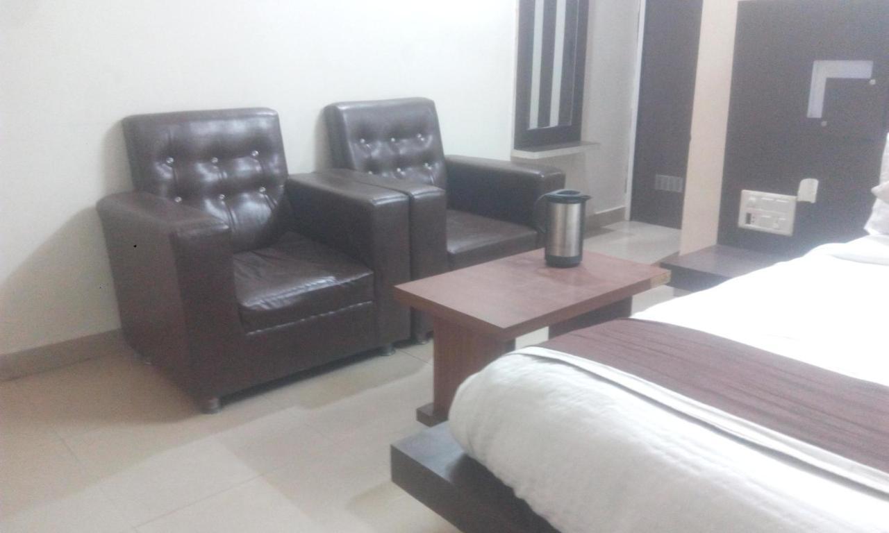 Hotel Priya Palace 兰契 外观 照片