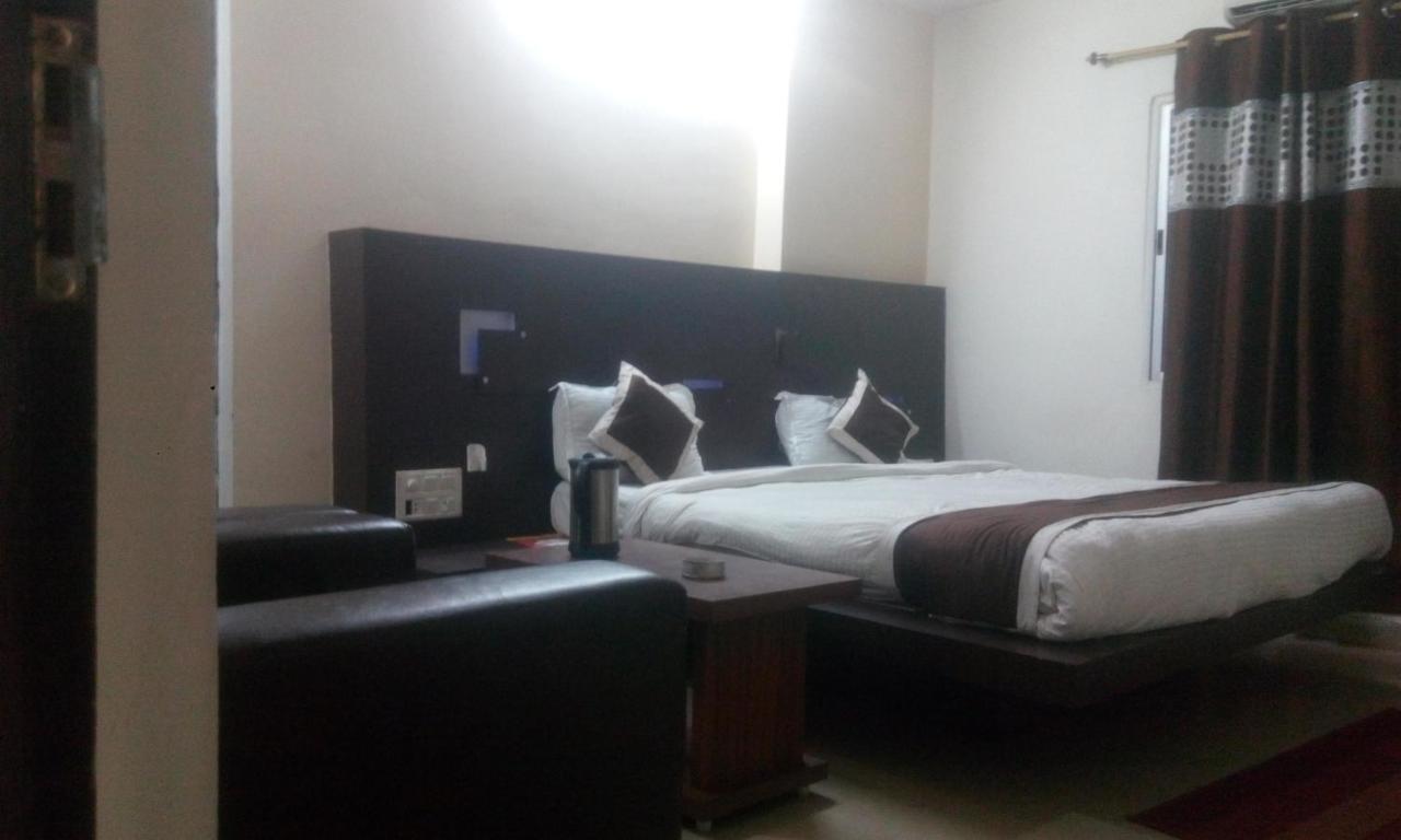 Hotel Priya Palace 兰契 外观 照片