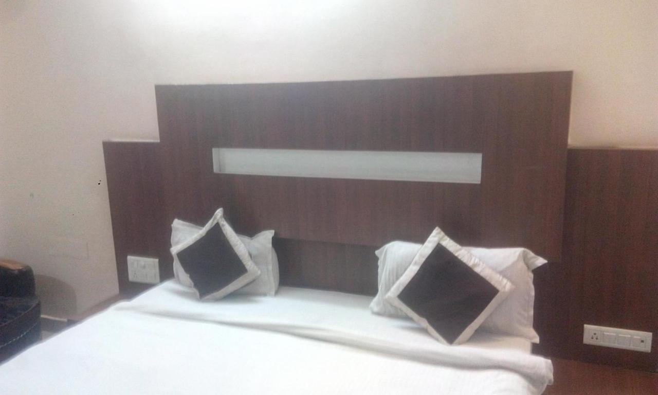 Hotel Priya Palace 兰契 外观 照片