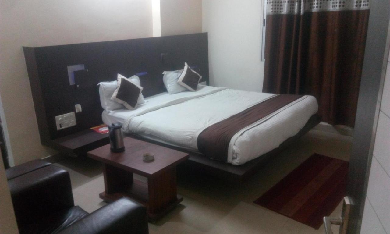 Hotel Priya Palace 兰契 外观 照片